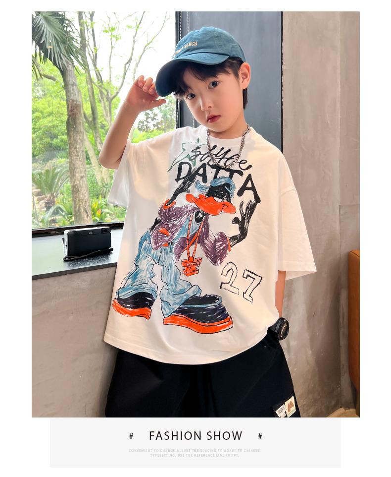 Boys' summer outfit white short sleeved T-shirt 2026 new style children's summer loose fit mid size children's summer top