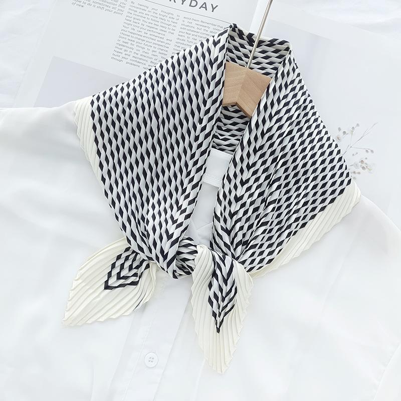 Retro Color Block Crinkled Square Scarf - 70cm Pleated Neckerchief in Imitation Silk for Women