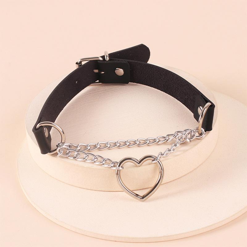Vintage Heart Pendant Faux Leather Choker, Ins Dark Style PU Neck Collar
