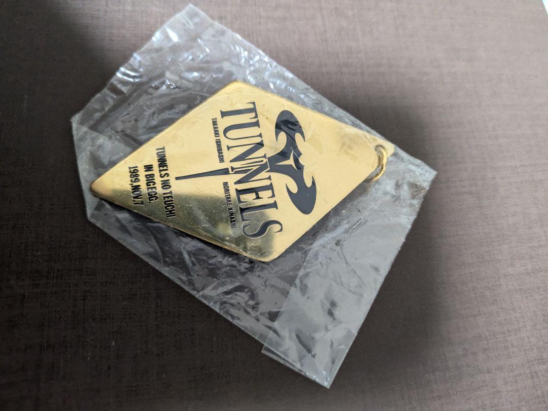 

[USED] TUNNELS Gold Pin Badge with Ring