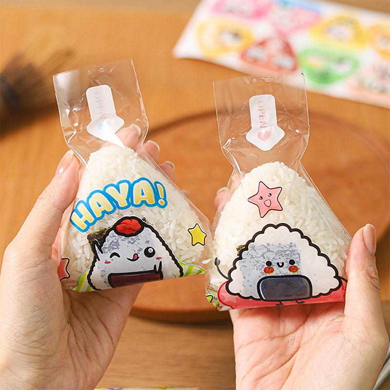 50 ks Kreslený pro trojúhelníkový obal na rýžovou kouli Nori Onigiri Sushi sáček se 2 formičkami na onigiri a 50 nálepkami Forma na výrobu sushi