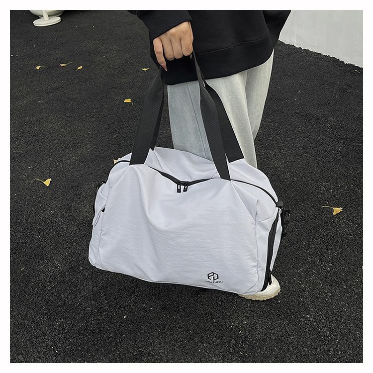Versatile Large-Capacity Travel and Sports Bag with Wet/Dry Separation
