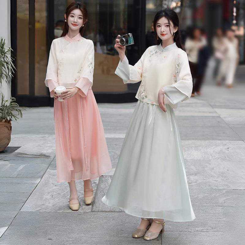 High-Quality Retro Chinese-Style Outfit: Oblique Lapel Stand Collar Top with Frog Buttons & Ethnic Skirt Set