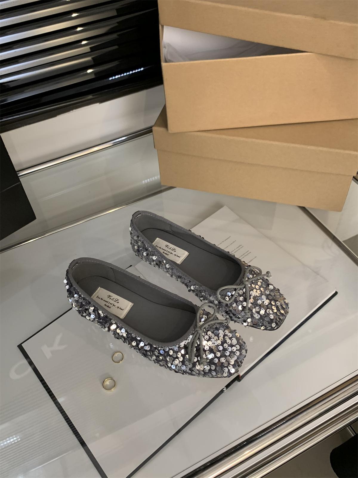 

Flat-bottomed temperament silver sequined single shoes shoes Chinese New Year autumn and winter black gentle 40 серебряный