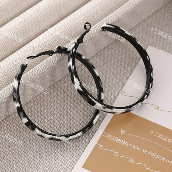 High-Class Retro Leopard Print Round Leather Hoop Earrings