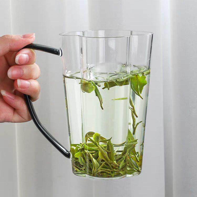 High-Capacity Heat-Resistant Four-Leaf Clover Glass Tea Cup, Borosilicate, Simple Transparent Design