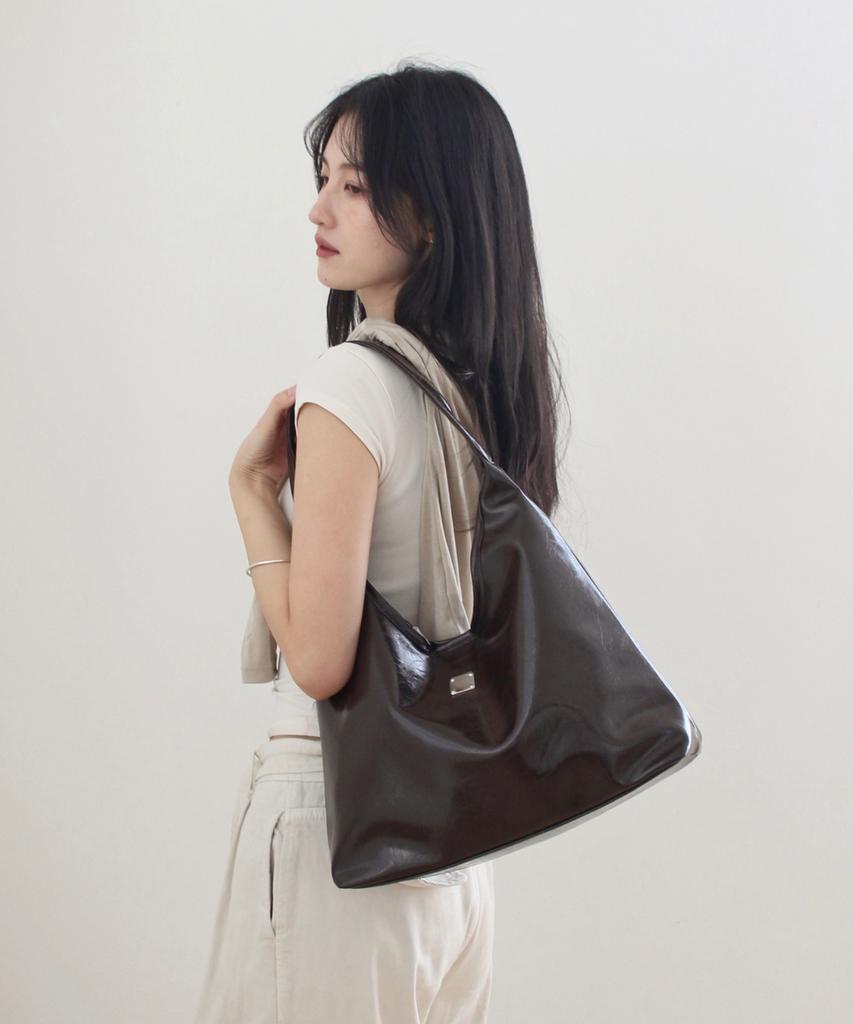Phoenix Origin Large Wax Leather Shoulder Bag - Choco