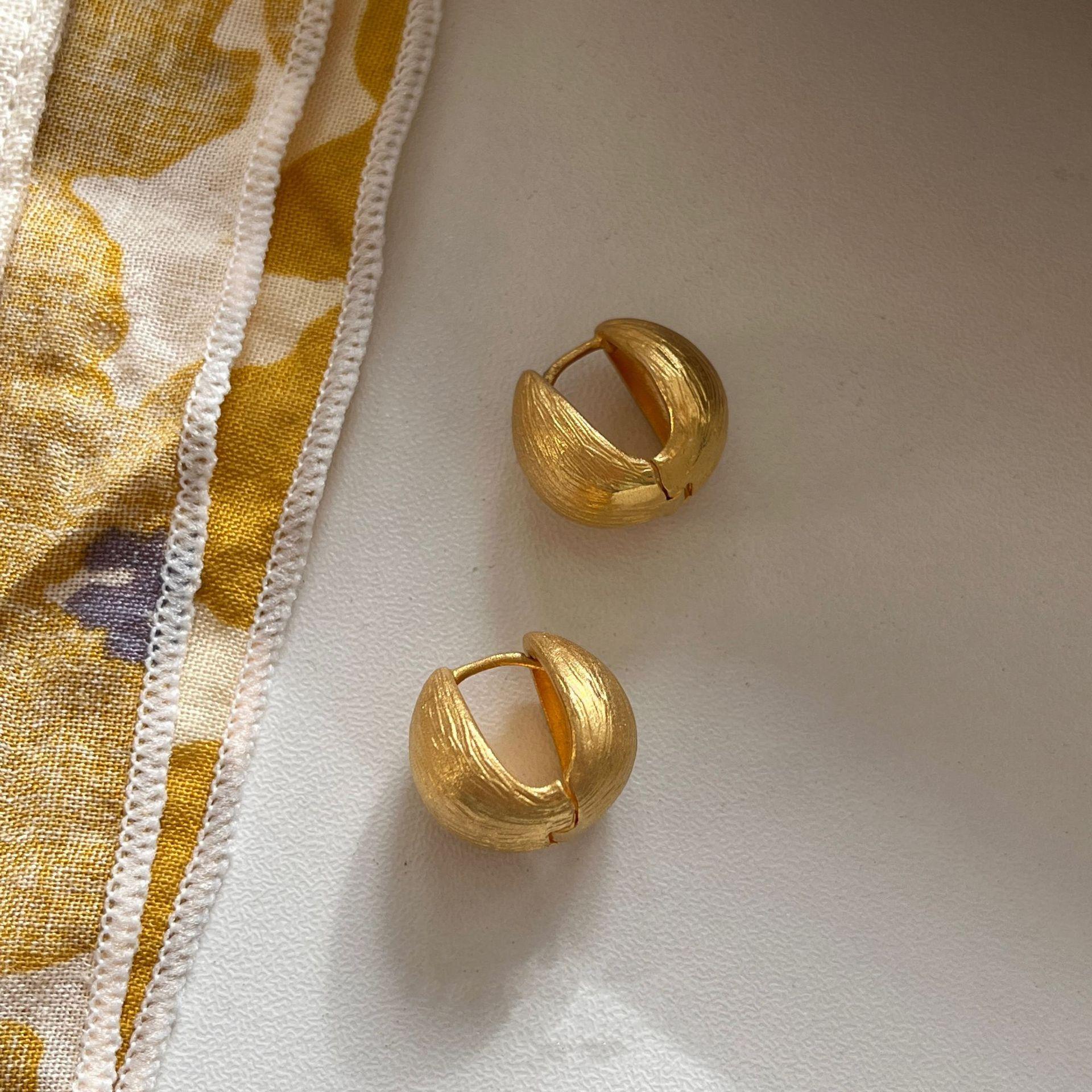 

Personalized Retro Floral Geometric Earrings Niche Light Luxury Versatile High-end Cold Wind Casual Style Women s Minimalist Fashion Earrings