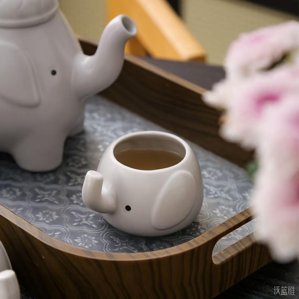Japanese Tea Set Cartoon Elephant Shaped Porcelain Tea Set with 1 Teapot Set and 4 Tea Cups Ceramic Teaware