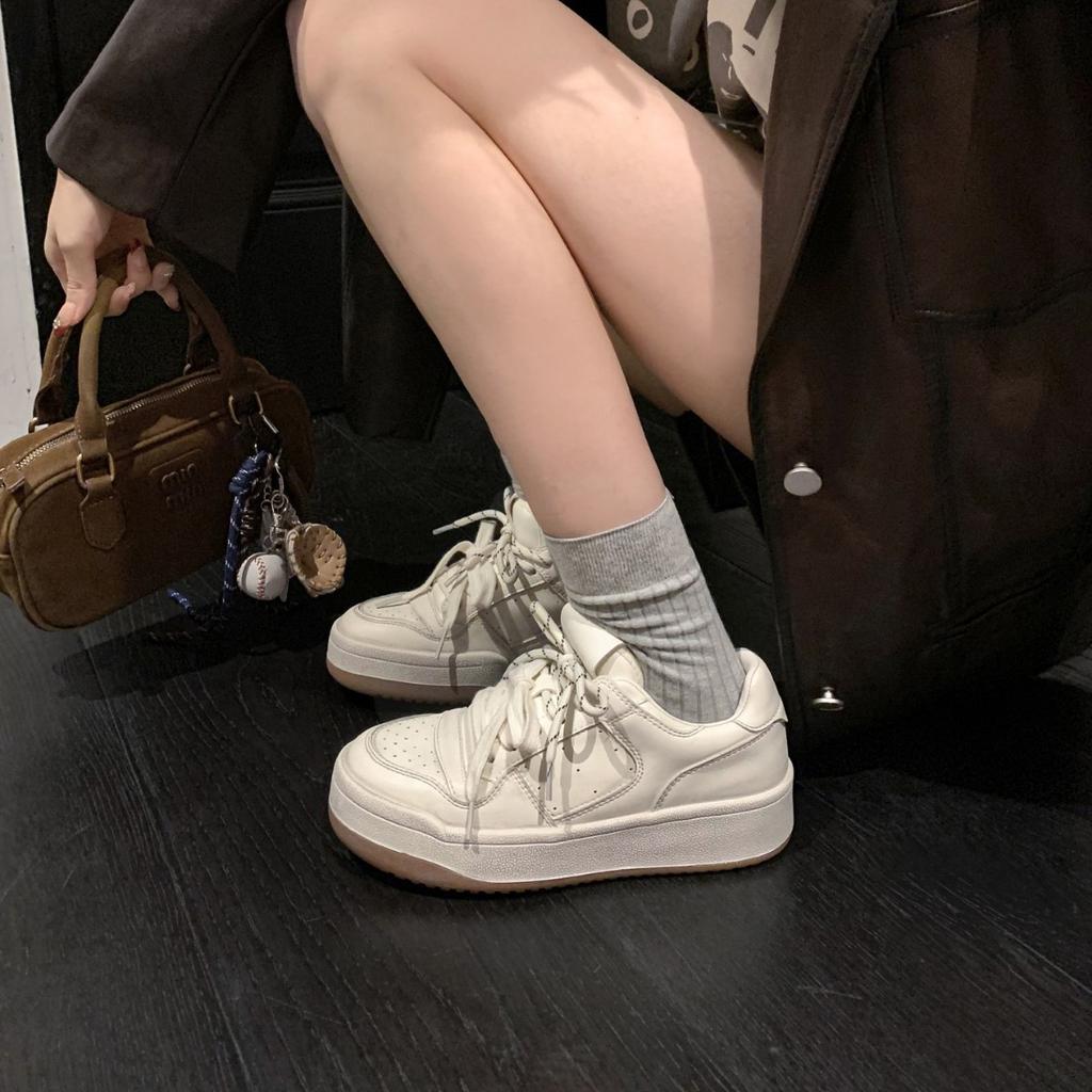 Leather retro German training shoes women's 2025 new lightweight soft-soled casual board shoes popular student casual shoes trend