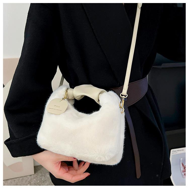 New plush messenger bag handbag texture fashion women's bag autumn and winter hair bag versatile niche chain handbag