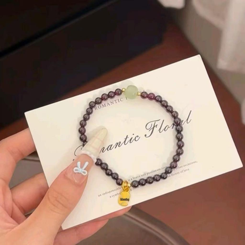 Nuovo Design Vintage: Bracciale Multi-Filo Rosso Melograno – Gioiello da Donna Resistente, Inalterabile, con Colore Uniforme Dentro e Fuori.