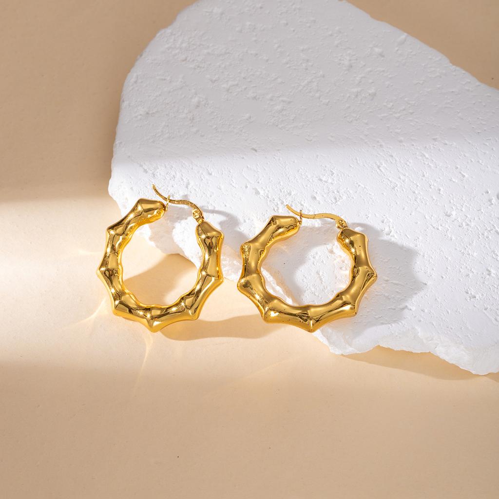 Metal Wind Geometric Hollow C-Shaped Stud Earrings Retro High-End Stainless Steel Earrings Personalized Atmosphere Earrings