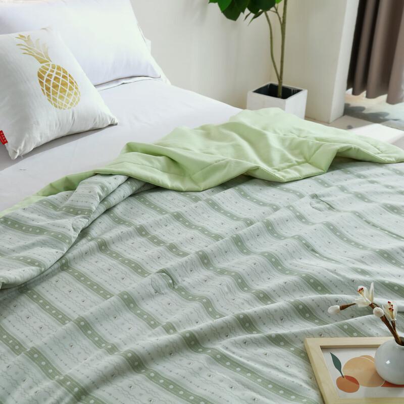 Playboy Breathable Summer Quilt