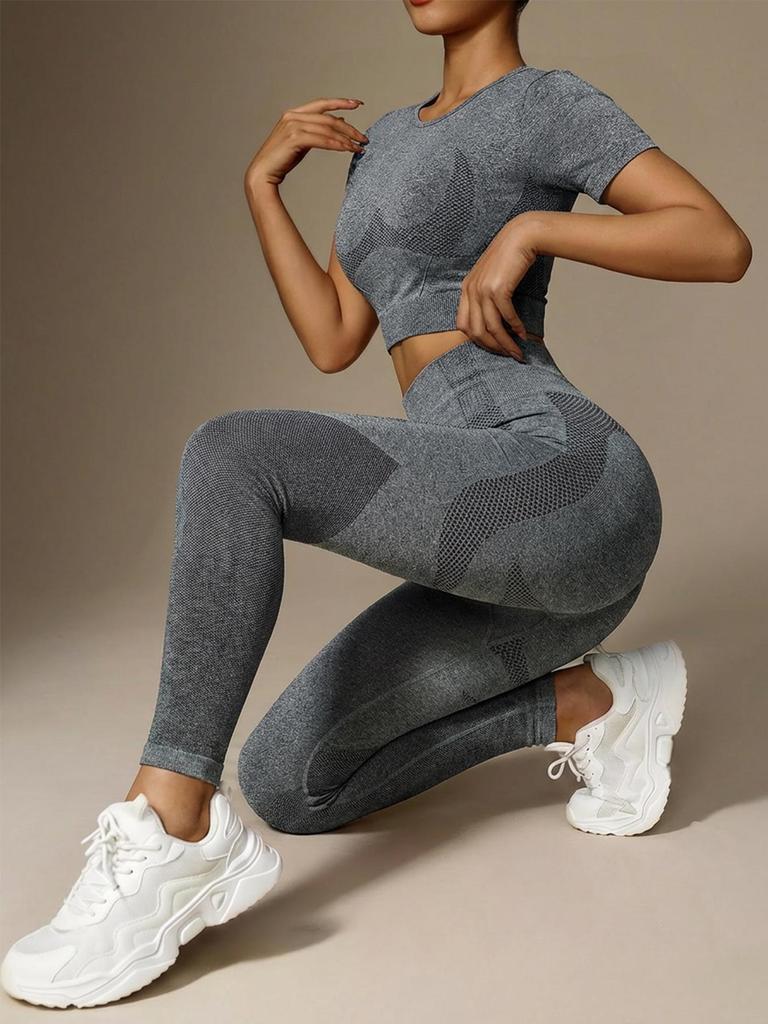 Ensemble de yoga sans couture pour femmes: T-shirt à Séchage Rapide et Pantalon Taille Haute - Haute Élasticité, Gainant pour le Sport en Plein Air.