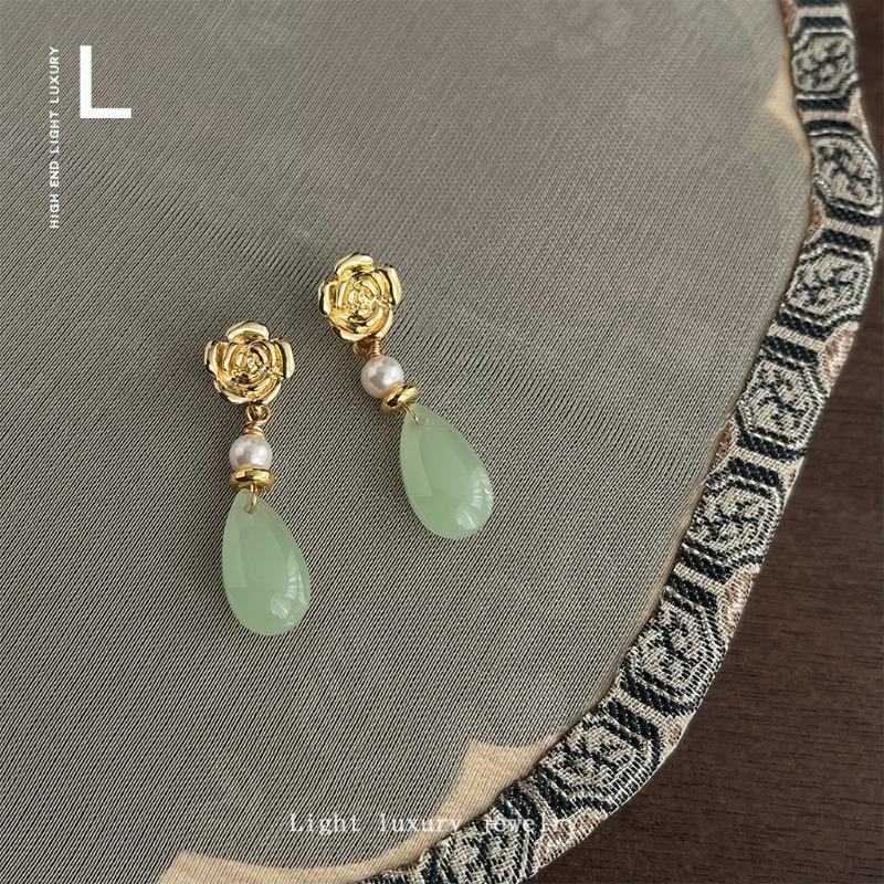 New Chinese-style Handmade Design - Retro Court-style Hanfu Accessories and Ancient Decorative Items - Ear Pendants and Earrings