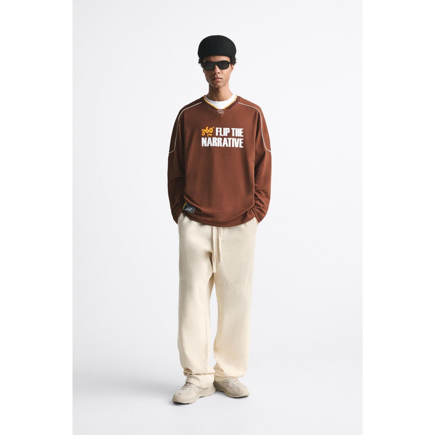

TEXTURED T-SHIRT WITH CONTRAST PRINT