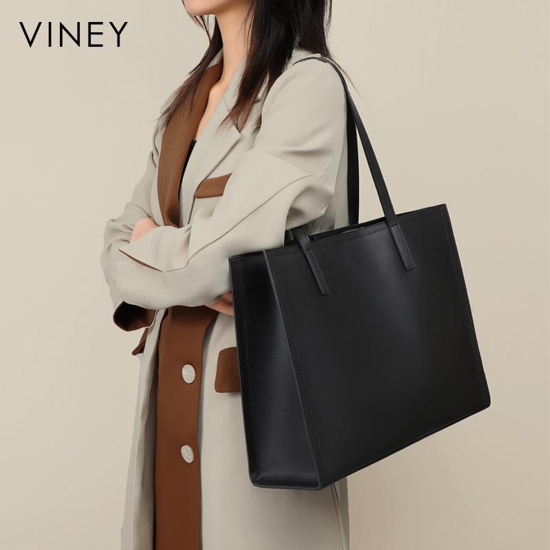 

Сумка 2025 Новая женская сумка Сумка через плечо Модная Вместительная Женская Сумка для поездок Подмышечная Большая сумка Сумка-тоут чёрный