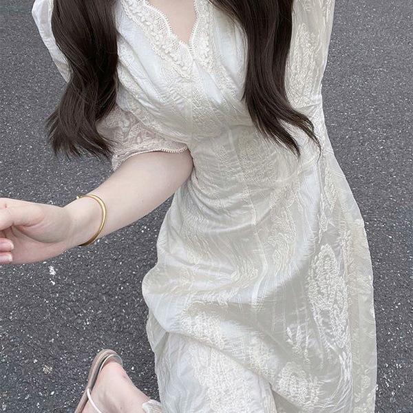 French Elegant Lace Puff Sleeve Summer Midi Dress - Women's Court Style, Waist-Cinching, Slimming Tea Party Attire