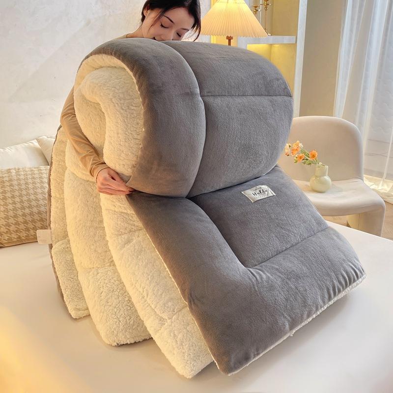 New 1pc High Quality Three-layer Warm Comforter Autumn And Winter Thickened Quilt Warm Quilt Core Heats Up Instantly