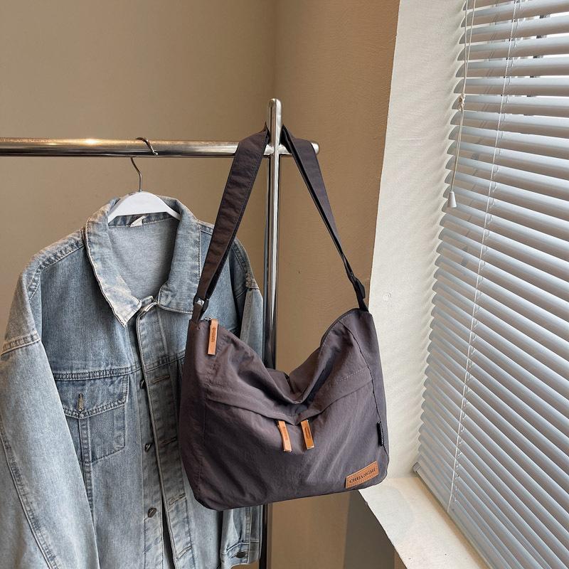Large capacity tote bag women's summer new trend simple messenger bag bag fashion casual shoulder bag