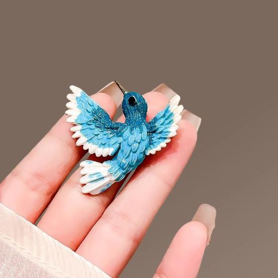 Hummingbird Brooch Flying Bird Lapel Pin Artistic Bird Brooch Accessory for Women Shirts Coats Sweaters Hummingbird Lovers