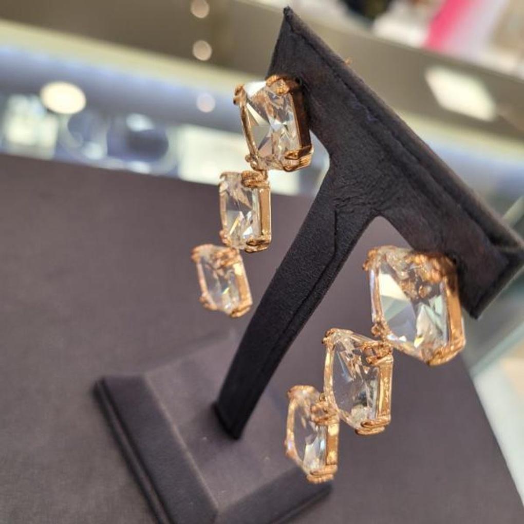 ARTRIA Square Drop Glass E Crystal Earrings MSMR RCR0003CEF