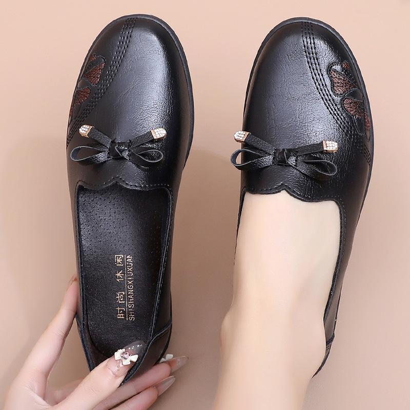 Лоферы для женщин среднего и пожилого возраста на весну и осень. Мягкая подошва для мам — фото 3