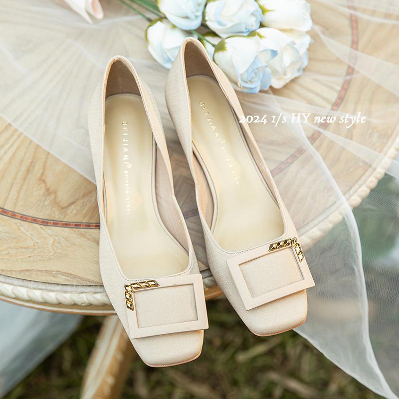 

Upgraded version~ Banana heel square head thick heel high heels women s buckle medium heel single shoes spring 39 абрикосовий