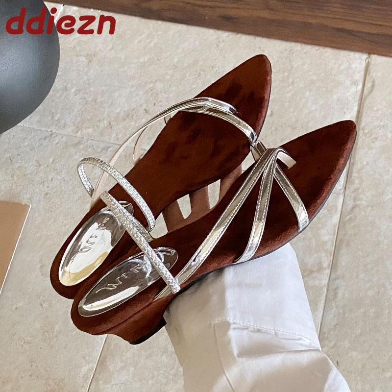 Mode Mode Spitzschuh Damen Niedriger Absatz Pantoletten Hausschuhe Schuhe Damen Zehentrenner Frühling Sommer Damen Absatz-Hausschuhe Sandalen Pumps