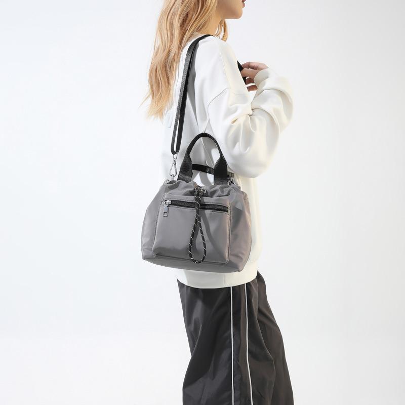 Nylon Drawstring Bucket Bag Women's Versatile Large-capacity Fashion Shoulder Bag Korean Handbag Simple Women's Handbag