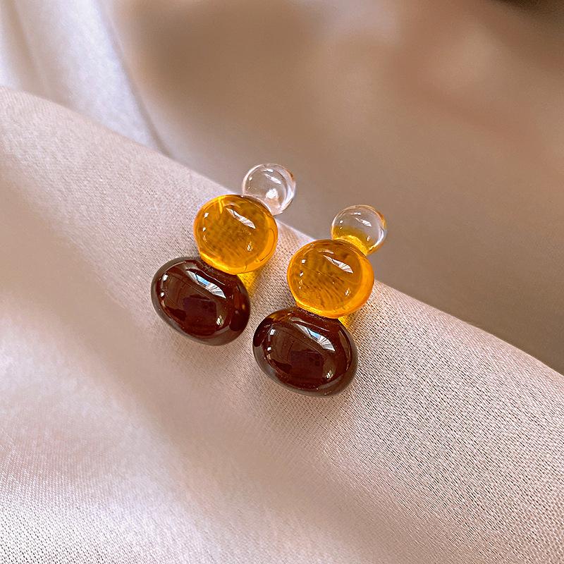 Popular Maillard Retro Coffee Earrings Women's Hong Kong Style Temperament High-end Earrings Internet Celebrity Same Ear Jewelry