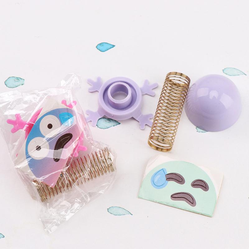 Cute Spring Doll Mini Cartoon Face Shaking Head Doll For Dashboard Desk Home Table