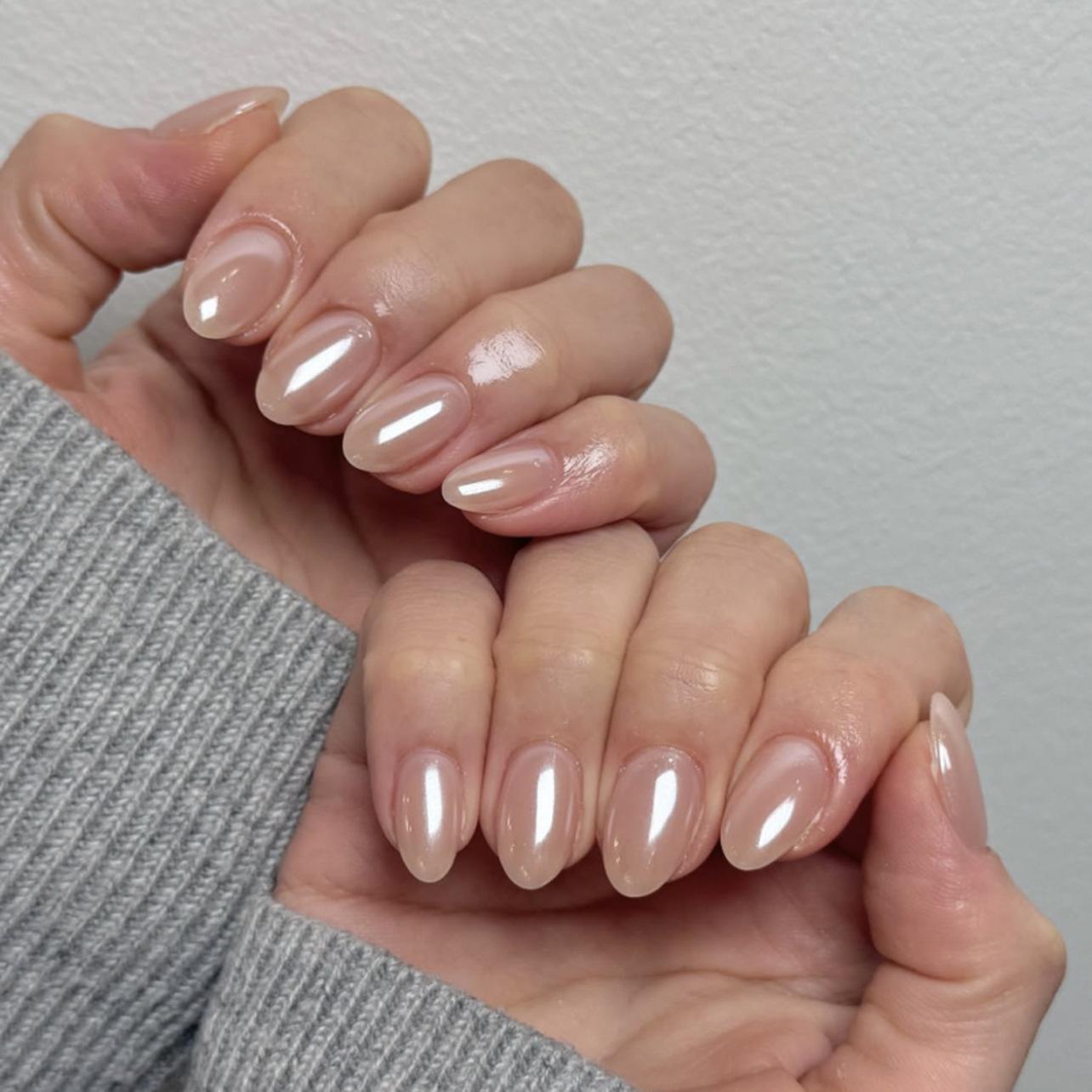 Нюдовые миндальные накладные ногти с блестками - Короткие носимые советы по дизайну ногтей