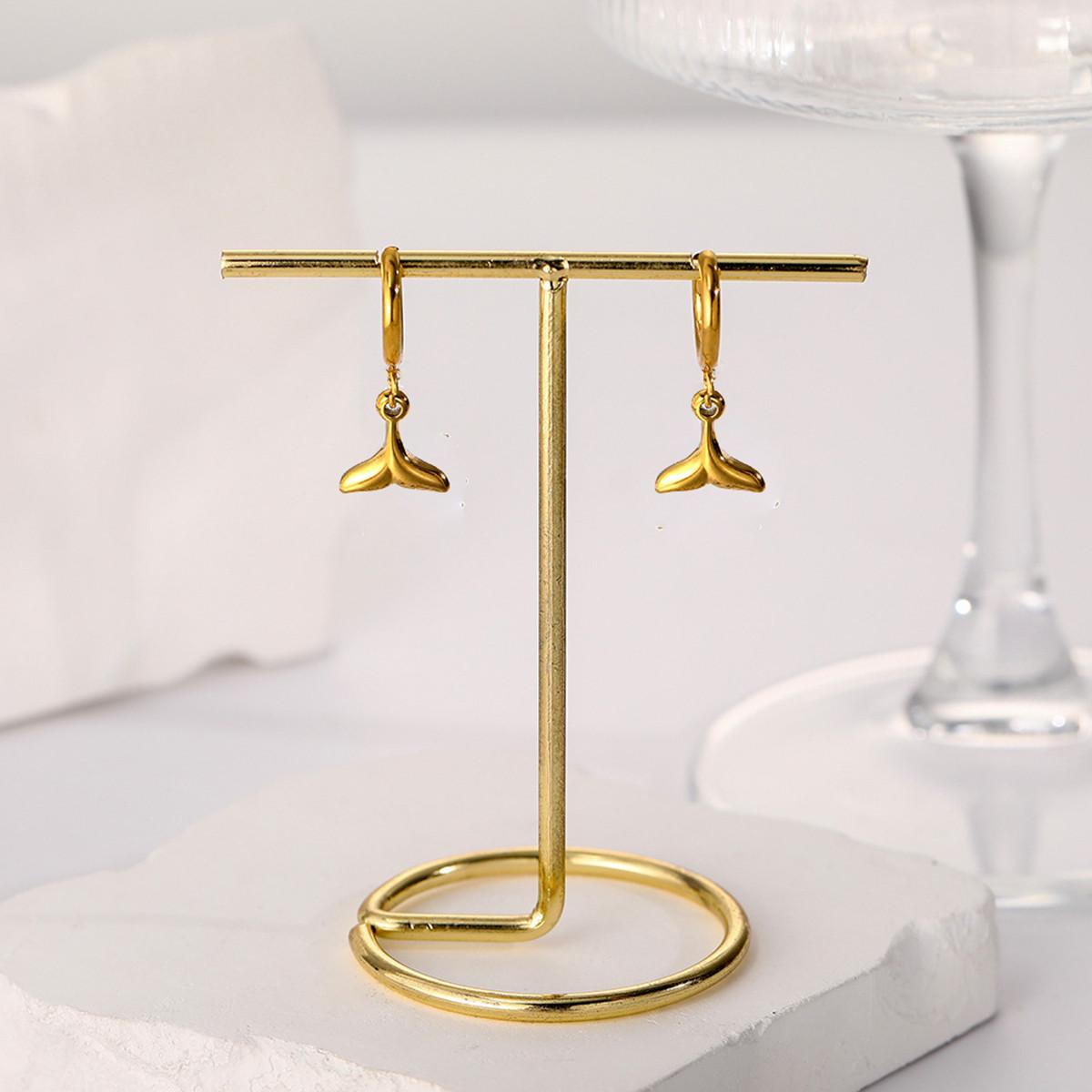 Stylish 18K Gold Plated Stainless Steel Mermaid Tail Hoop Earrings for Women золотой