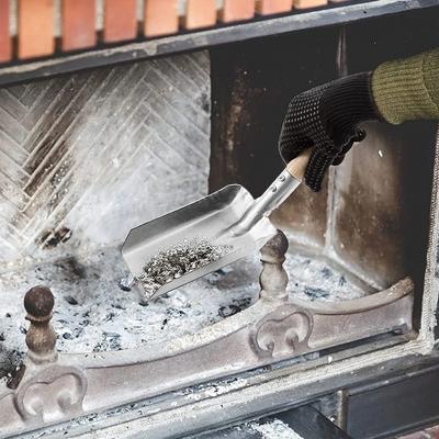 Pala para Chimenea de Acero Inoxidable Diseñada para Tareas de Eliminación de Cenizas y Limpieza en Chimeneas Hornos y Zonas de Barbacoa