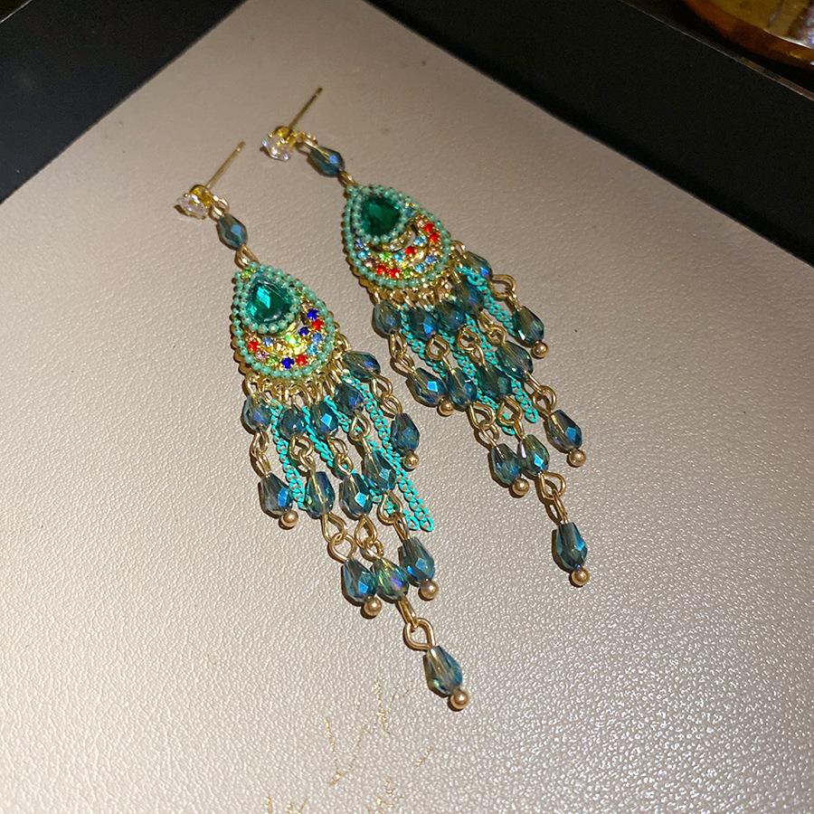 

Silver needle with diamonds, water drop fringed earrings, medieval vintage earrings, retro court style earrings, light luxury and high-end sense