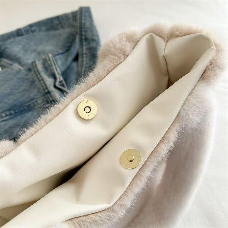 Adorable Kitten Plush Tote Bag - Versatile Furry Underarm Bag for Daily Autumn Fashion (2025 Edition)