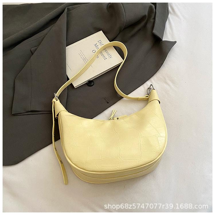 Retro Simple Dumpling Small Bag 2025 New Korean Version Fashionable Simple Niche Design Single Shoulder Messenger Commuter Bag