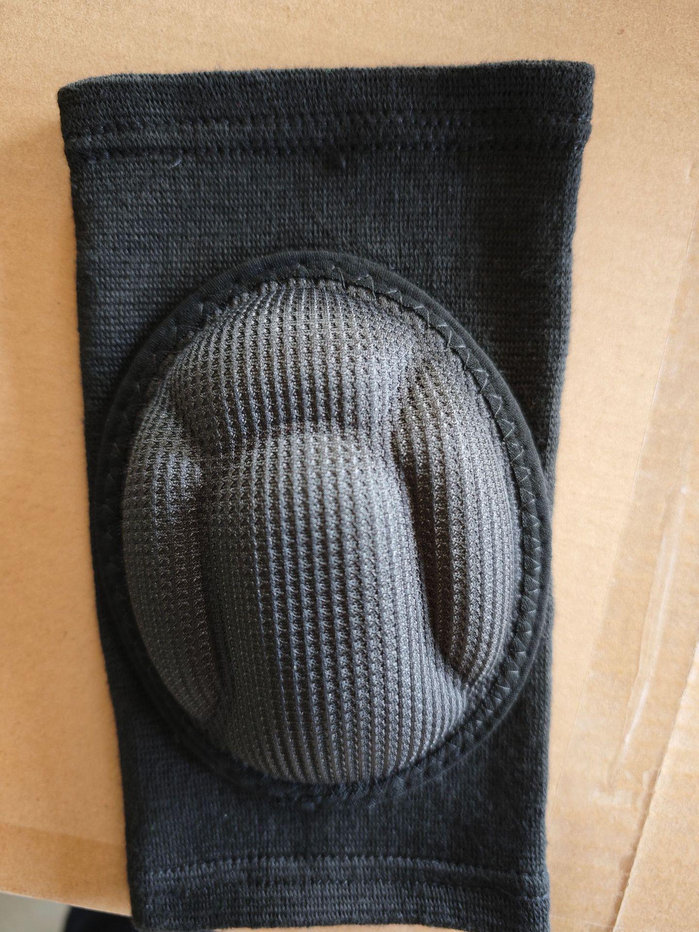 

Durable Anti-Fall Sports Knee & Elbow Pads: Wear-Resistant Dance, Ski, and Ice Skating Protection for Men & Women S (one pair)