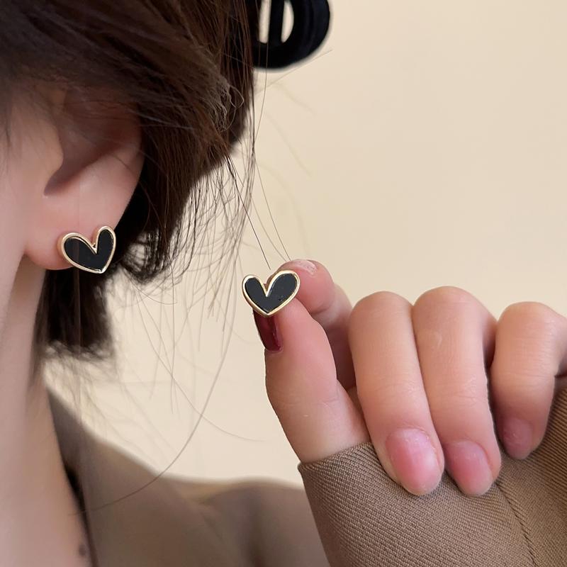 Simple Small Black Heart Stud Earrings For Women Cute Girls Korean Style Love Earring Birthday Party Jewelry Wholesale