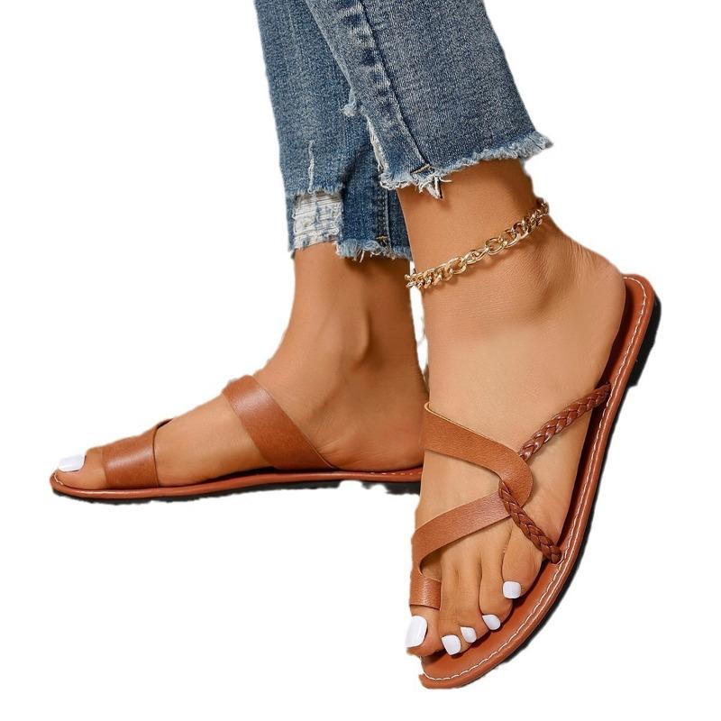Slippers women's summer new flat shoes belt buckle casual large size beach cover toe sandals