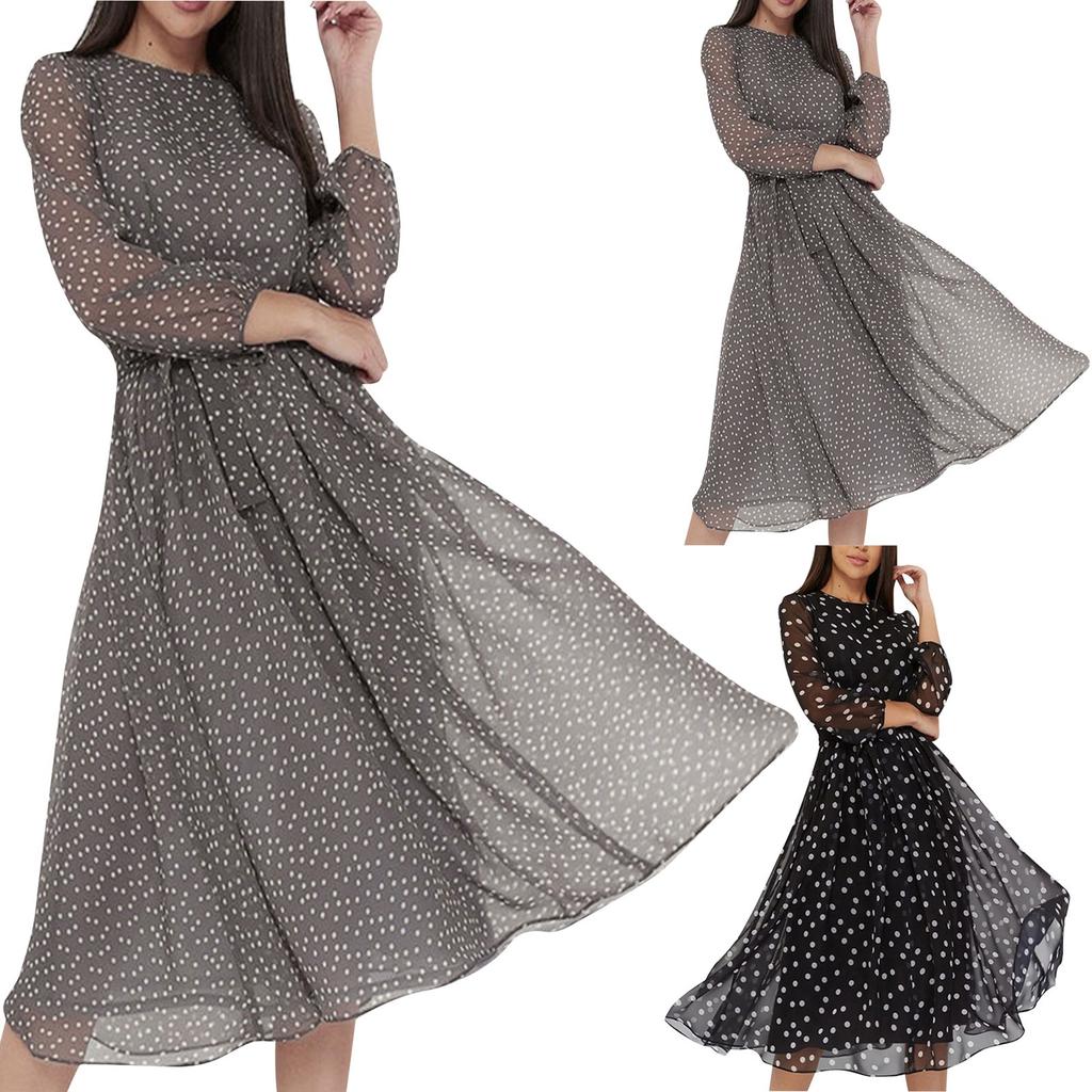 Damesjurk van koffiezwarte chiffon met lange mouwen en bedrukte kanten polkajurk