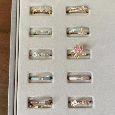 Elegant Hepburn Style Flower Ring: Exquisite Open Design for Women