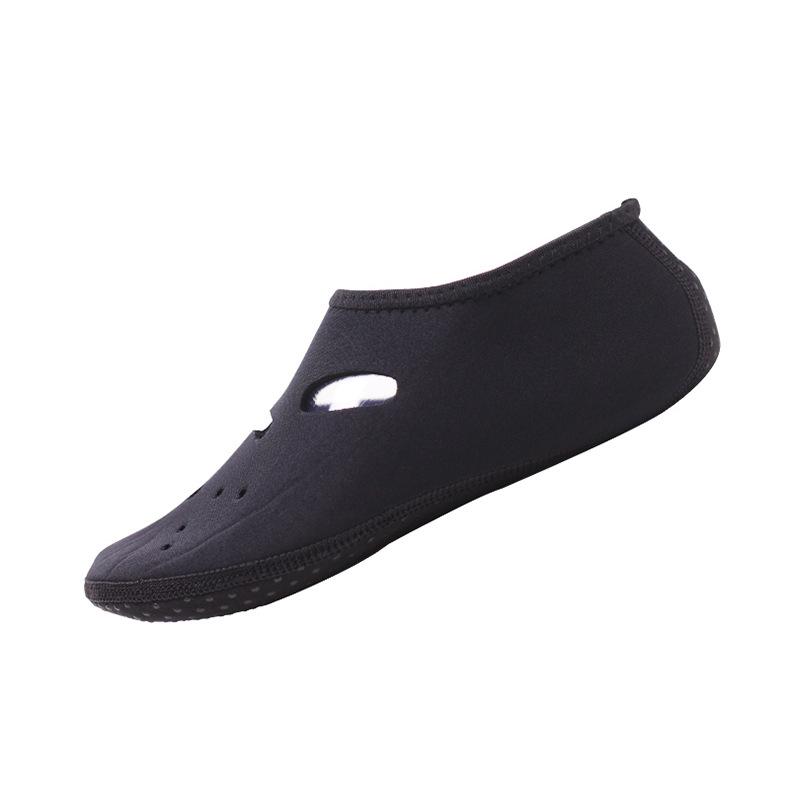 Enhanced Diving, Beach, and Yoga Socks - Breathable Flipper Covers for Snorkeling and Water Parks