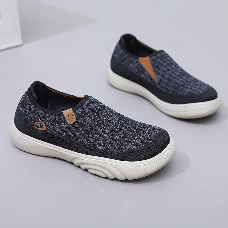 Women's Spring & Autumn Soft Sole Non-Slip Casual Shoes: Comfortable, Thick Bottom Old Beijing Style Shoes.