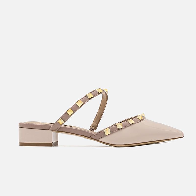 Muller Women's Summer 2024 Pointed-Toe Flat Sandals with Thick Heels and Rivet Detailing.