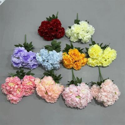 Decoração de casa – Flores e coroas artificiais