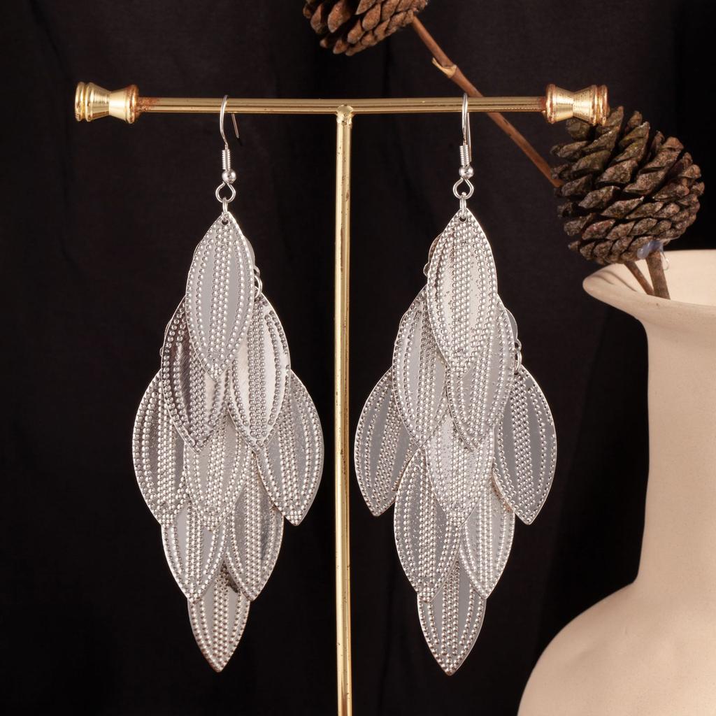 Personalized Indian Baroque Retro Wind Willow Leaf Long Women'S Earrings Hollow Love Multi-Layer Fringed Earrings