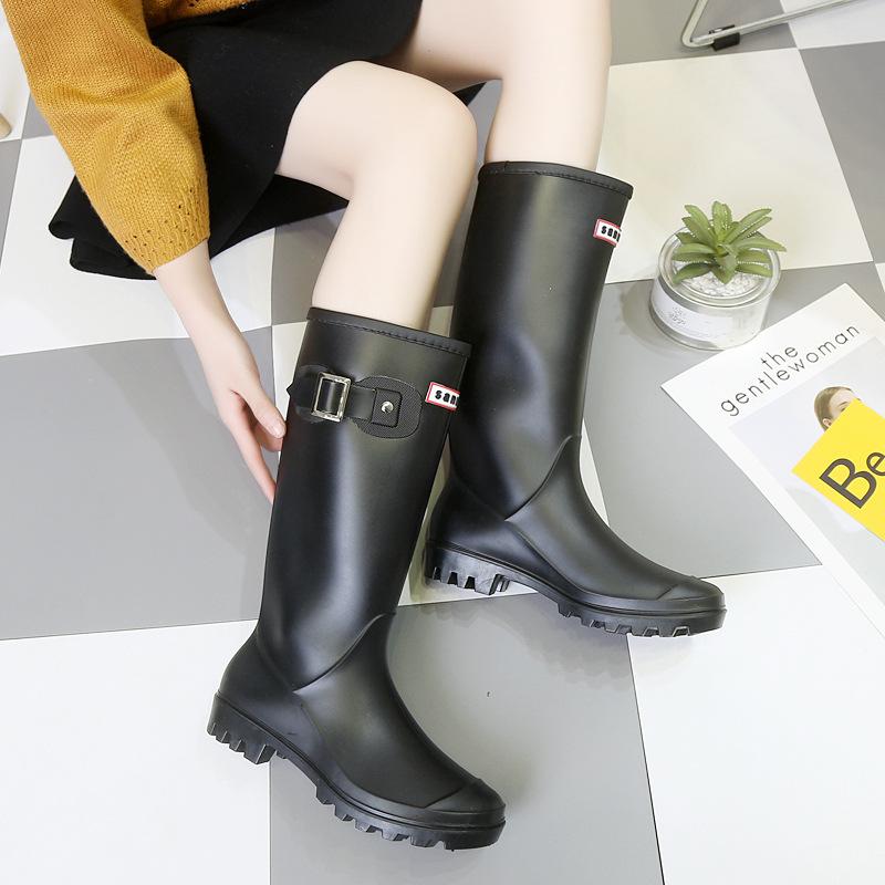 

High rain boots women s new fashion adult rain shoes non-slip waterproof shoes catch the sea kitchen soft-soled rubber shoes tide 36
